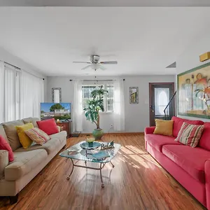  Holiday home Perfect Private Getaway Minutes To Virginia Beach!